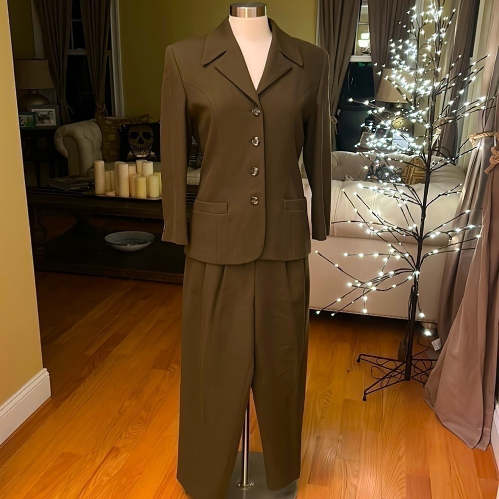 Burberrys Vintage Olive Green Wool Blend Pant Suit 6-10 - Picture 2 of 16